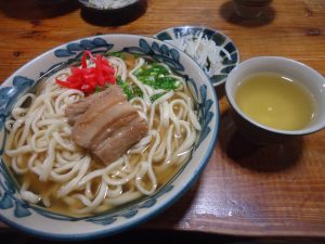 沖縄そばとさんぴん茶
